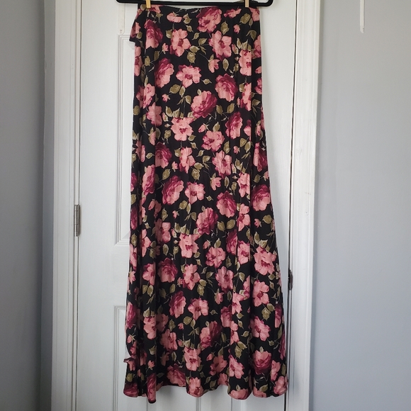 American Eagle High-low floral maxi skirt - Picture 4 of 4
